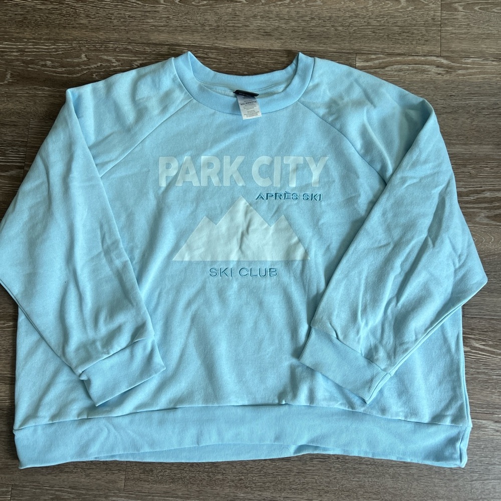 Blue Crew Neck Sweater with Ribbed Cuffs